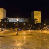 Arriviamo in Piazza Federico II, il piccolo largo che si trova di fronte all�entrata del Castello Normanno-Svevo, fortezza costruita nel 1131